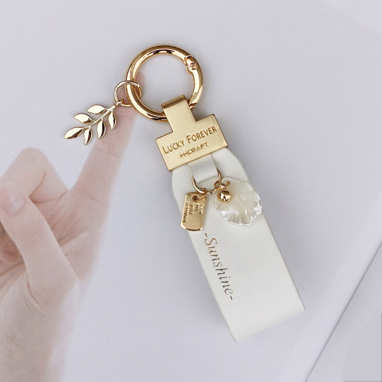 Wholesale Alloy Leather Buckle Shell Female Pendants